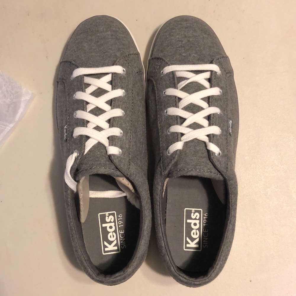 Women’s Keds Maven Gray sneaker size 8